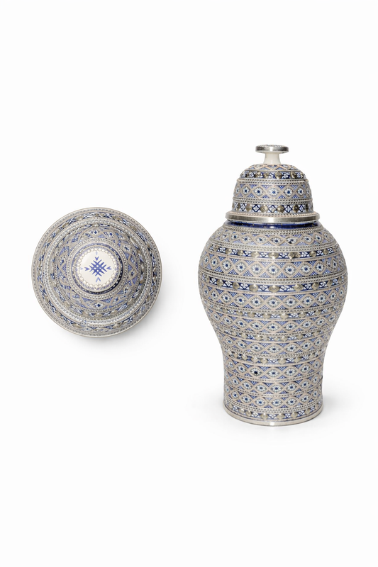 Jarre moyenne traditionnelle en terre cuite avec fil métallique faite main