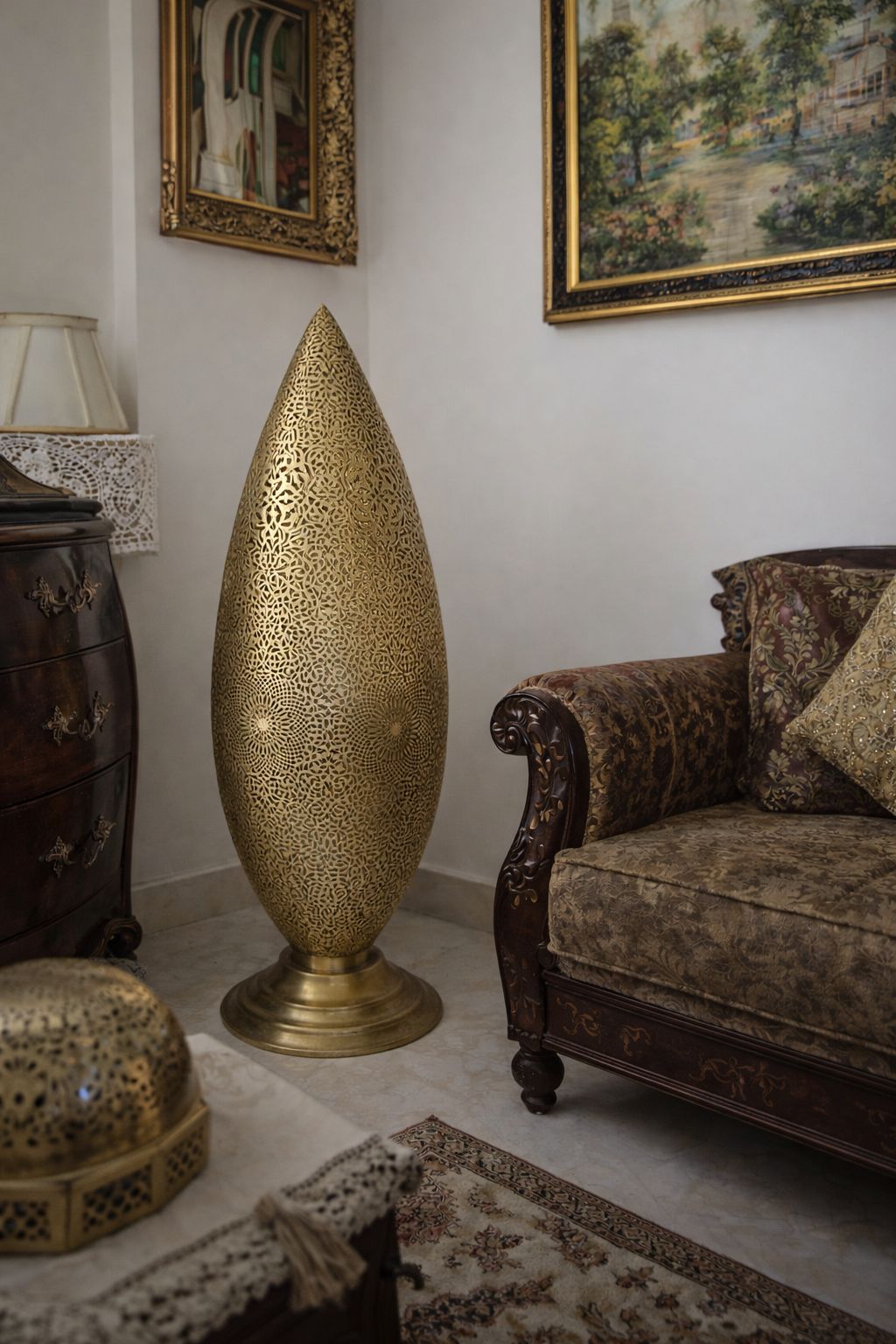 Abat-jour œuf bouche fermée en cuivre