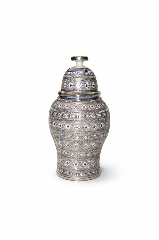 Petite jarre traditionnelle en terre cuite avec fil métallique faite main